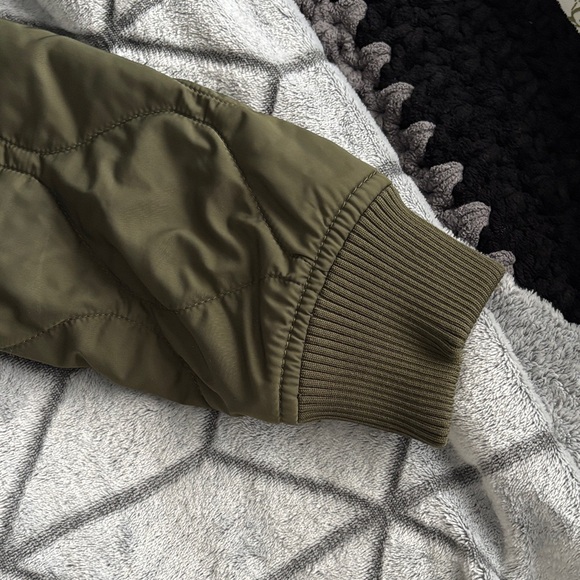 Old Navy Olive Quilted Jacket - Picture 5 of 7